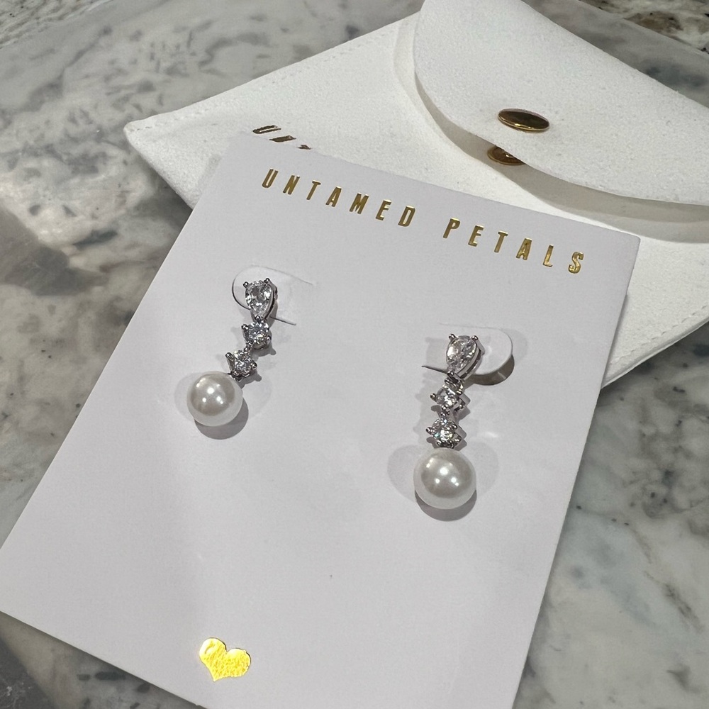 Bridal Earrings - Pearl earrings - Diamond earrings - Untamed Petals